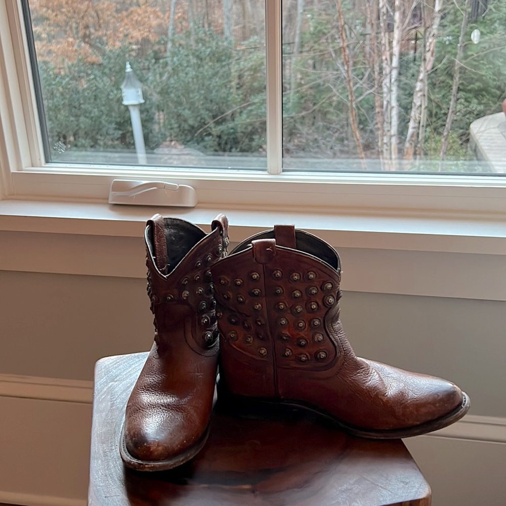 Frye boots; size 5.5; in great condition; worn a few times